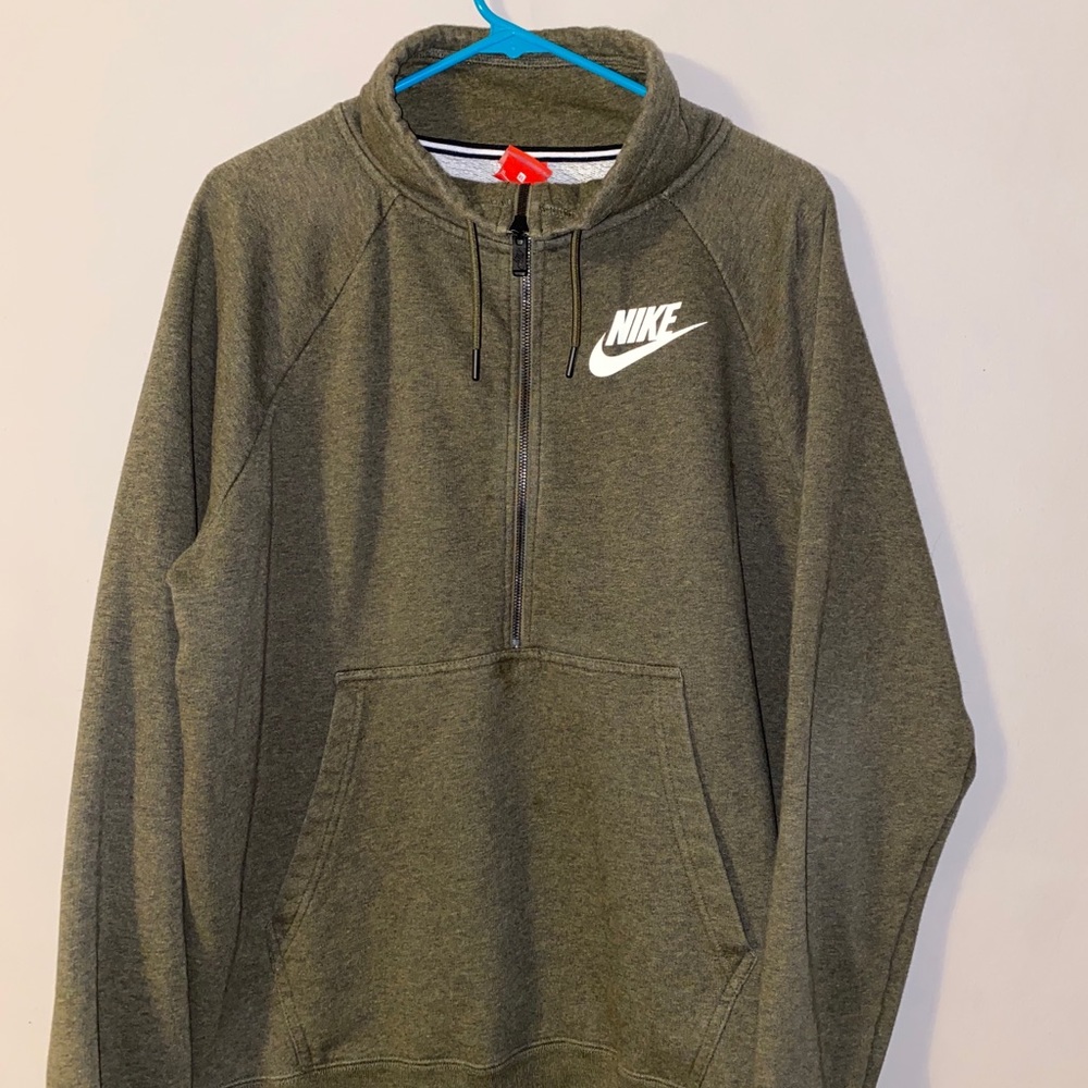 Women’s Nike half zip jacket